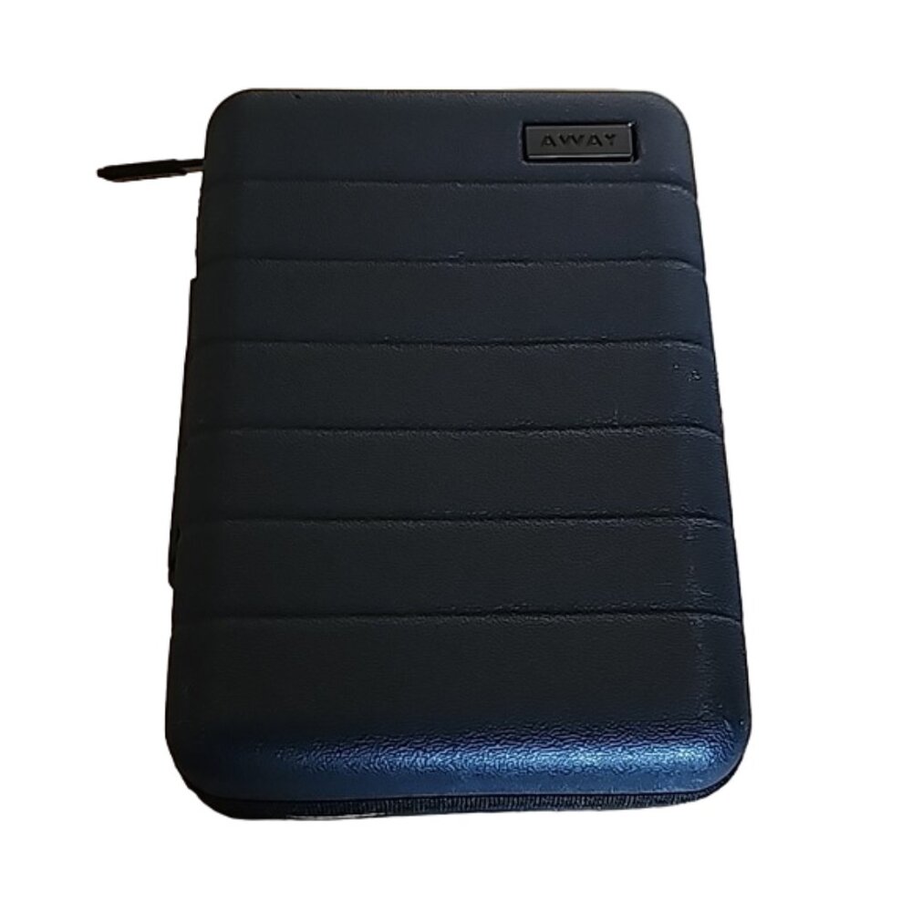 Away United First Class Travel Kit Hard Case with Amenities zipper closure - Picture 1 of 9